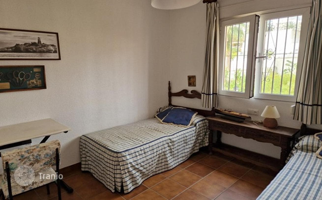 8-комнатная вилла 250 м² в Бенальмадене, Испания, фото 5