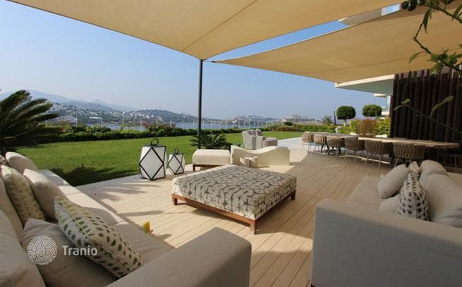 5-Bedroom Beachfront Villa with Private Pool in Yalikavak