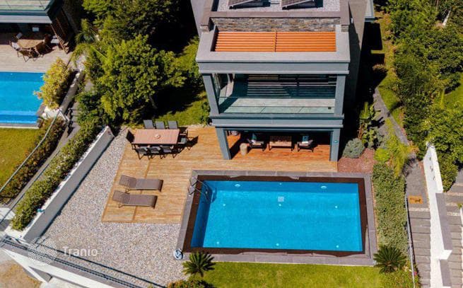 4-Bedroom Villa with Private Pool 150 m from the Beach in Bodrum