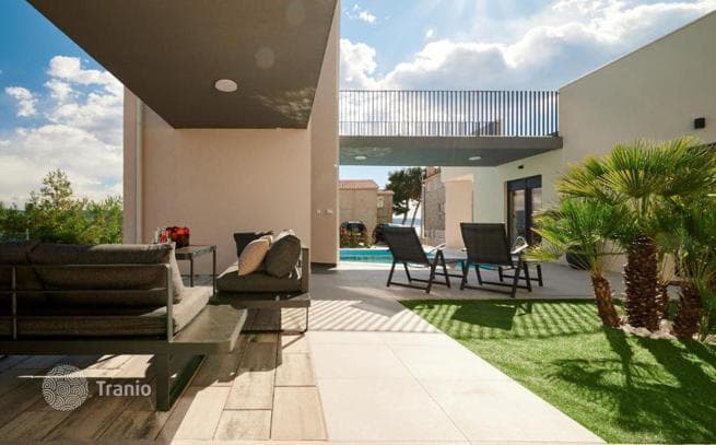 5-Bedroom Villa in Omis, Dalmatia, photo 5