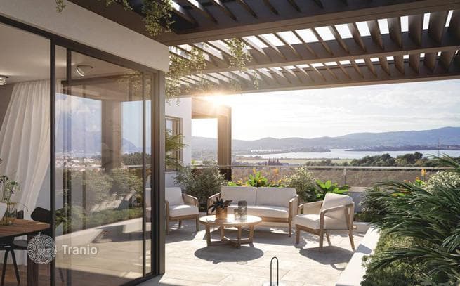 1-Bedroom Apartment with Bay View in Mrcevac, Tivat, photo 5