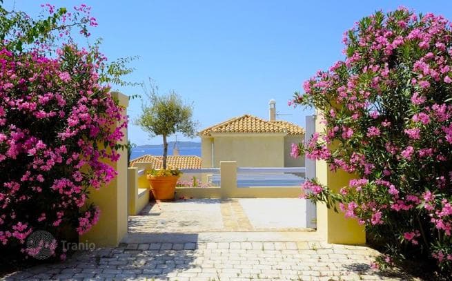 3-Bedroom Villa with Private Pool, Garden and Sea View in Kranidi, Peloponnese, photo 4