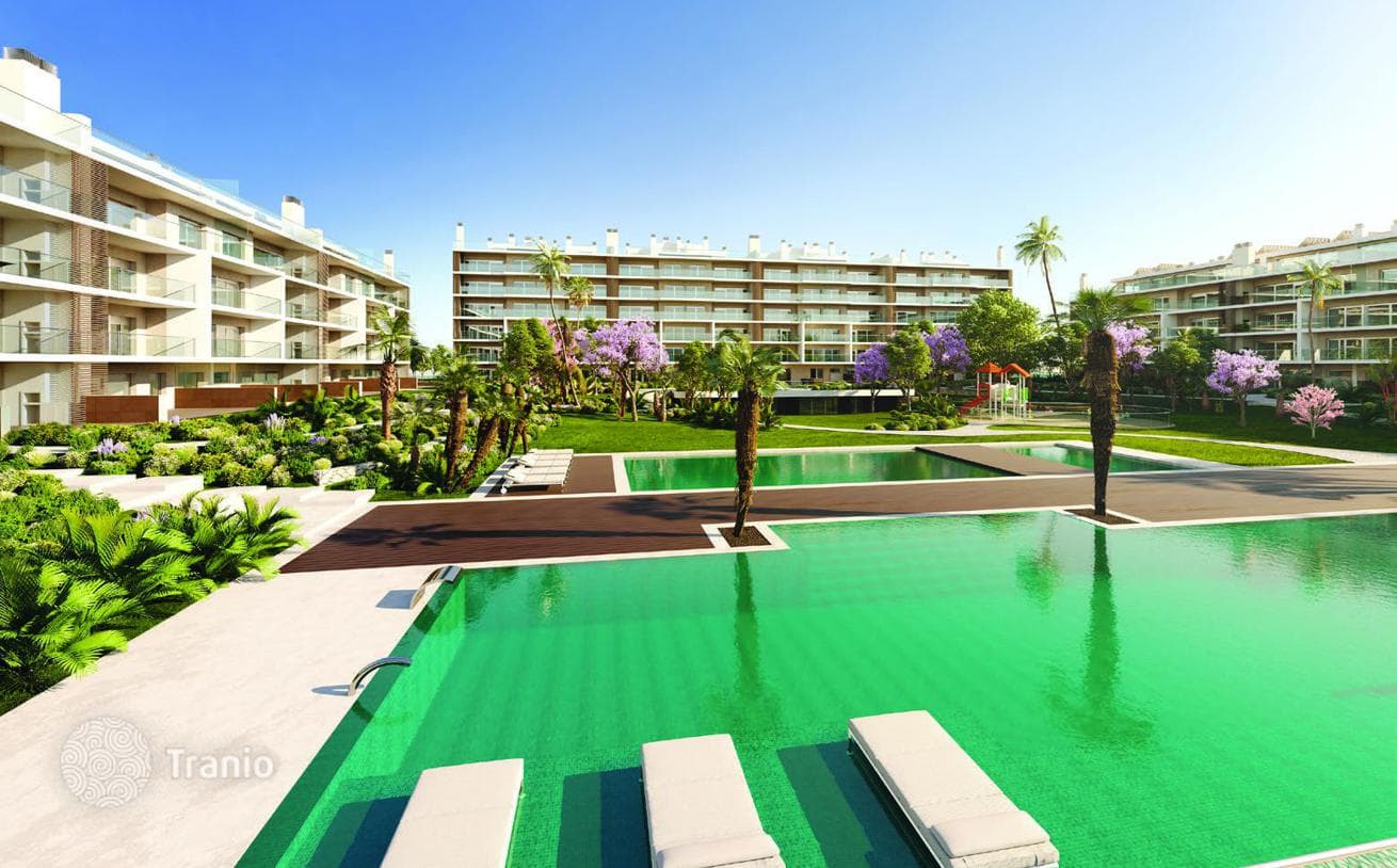 3-Bedroom Apartment with Garden on the Tagus River in Alcabideche, Setubal