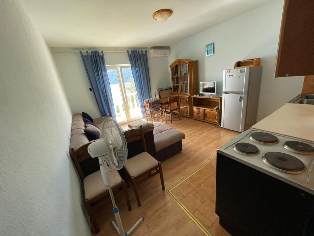 Квартира в Херцег-Нови, Черногория, 50 м², фото 3