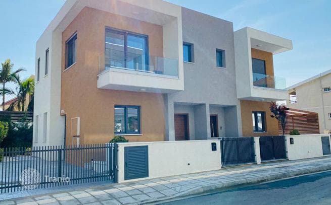 2-Bedroom Townhouse with Sea View in Germasogeia, Limassol, photo 2