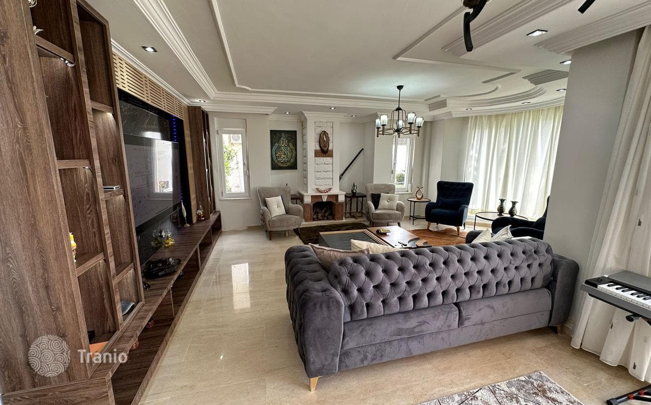 4-Bedroom (4+1) Furnished Triplex Villa with Sea View in Kargicak, photo 5