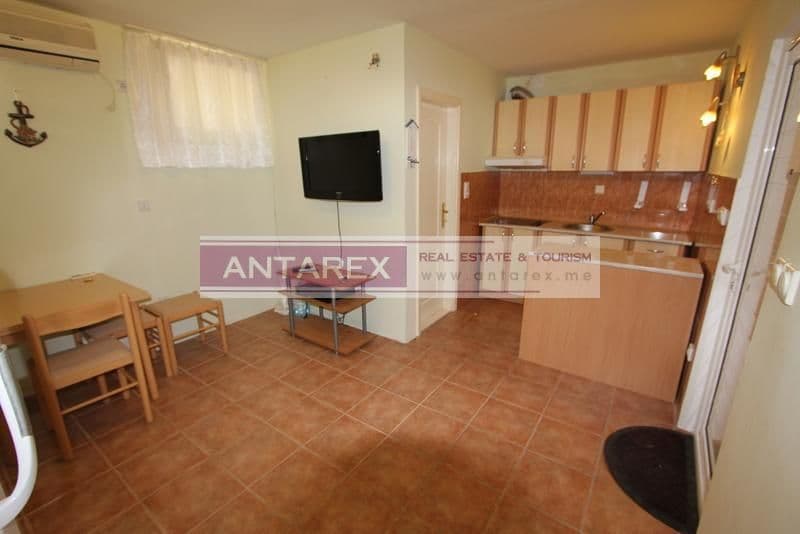 Апартаменты в Херцег-Нови, Черногория, 30 м²