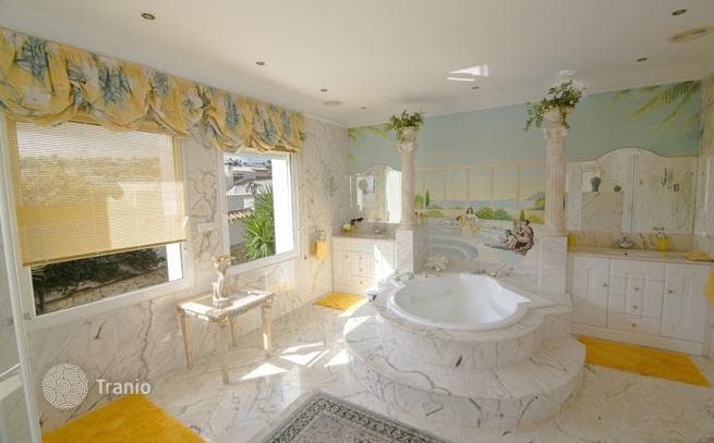 4-комнатный коттедж 584 м² в Дении, Испания