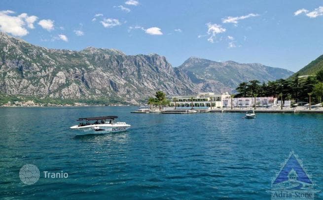 1-Bedroom Villa with Bay View in Stoliv, Kotor, photo 3