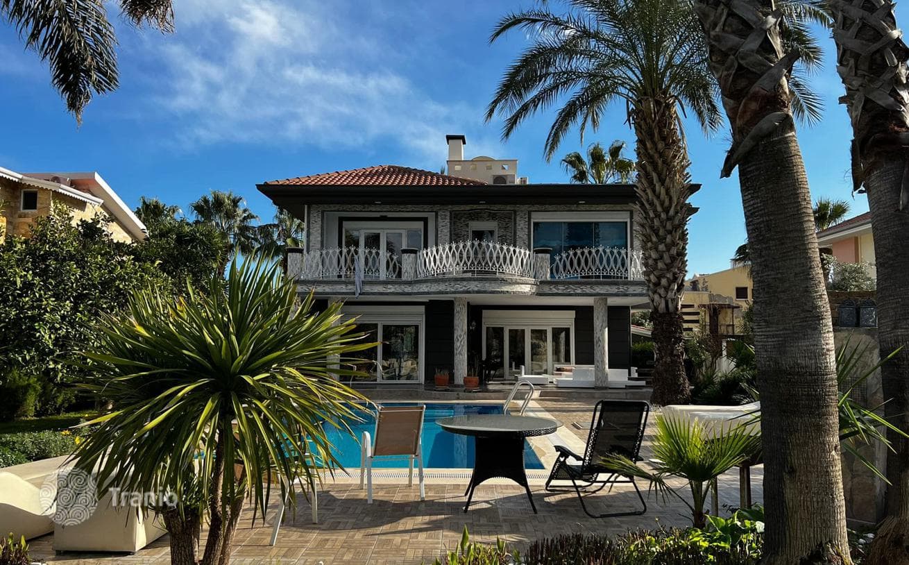 4-Bedroom Villa with Private Pool in Camyuva, Kemer, photo 3