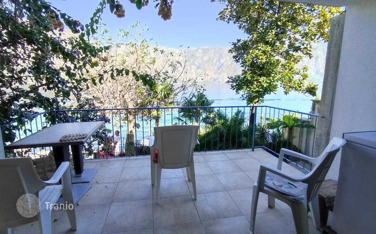2-Bedroom House in Kotor, photo 2
