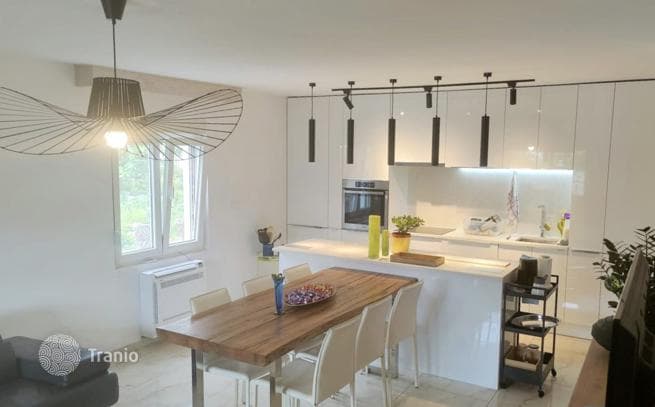2-Bedroom Furnished House with Garden in Sutomote, Bar, photo 4