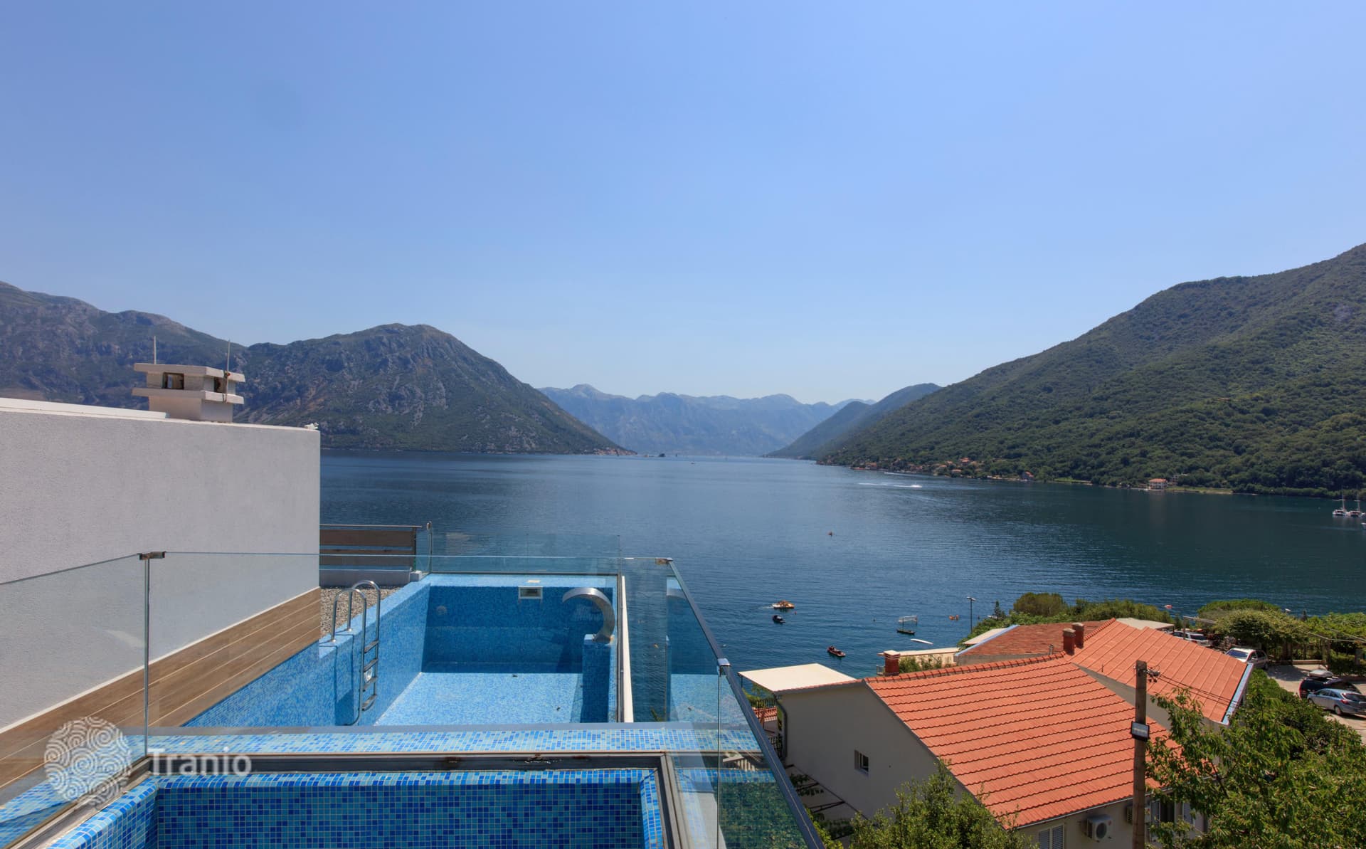 2-Bedroom Villa with Roof Pool in Morinj, Kotor, photo 4