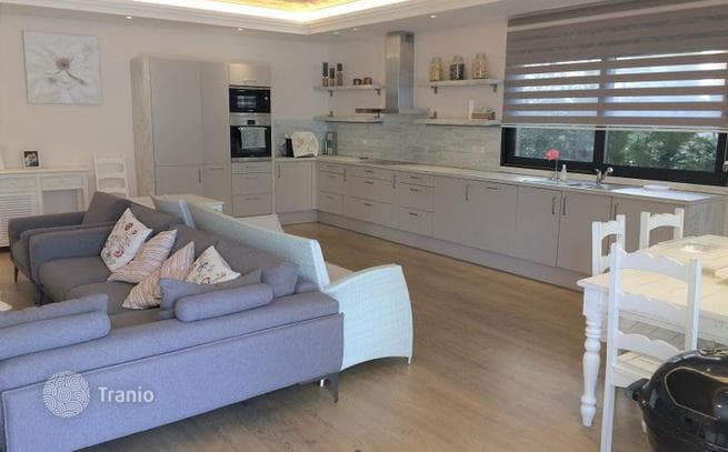 Furnished Beachfront House with Private Pool in Kotor, photo 3