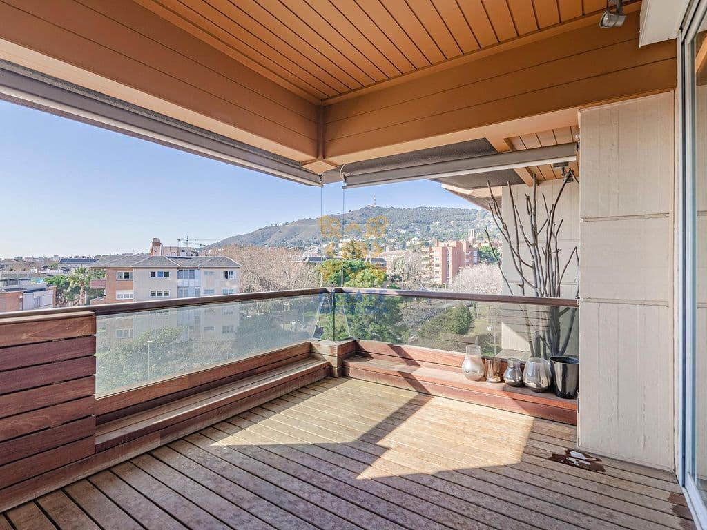 Квартира в Барселоне, Испания, 200 м²