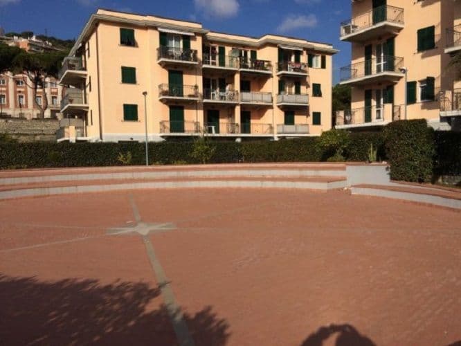 Квартира в Империи, Италия, 90 м²