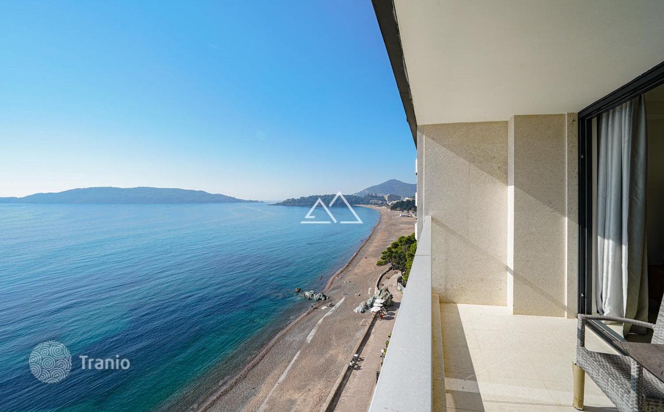 2-Bedroom Beachfront Apartment with Panoramic Sea View in Becici