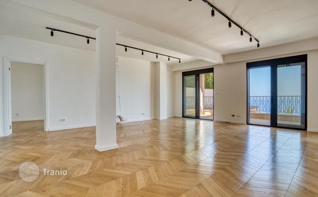 4-Bedroom Villa with Private Pool in Bijela, Budva, photo 2