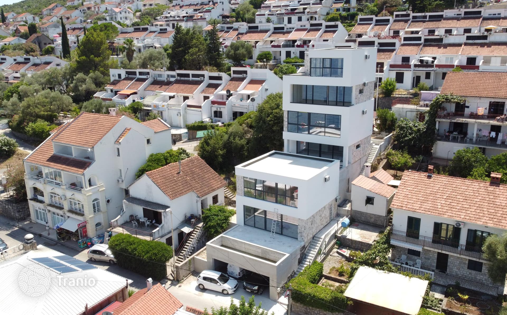 2-Bedroom Beachfront Villa with Private Pool and Sea View in Krasici, Tivat, photo 3