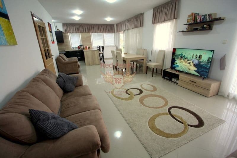 Квартира в Херцег-Нови, Черногория, 135 м², фото 2