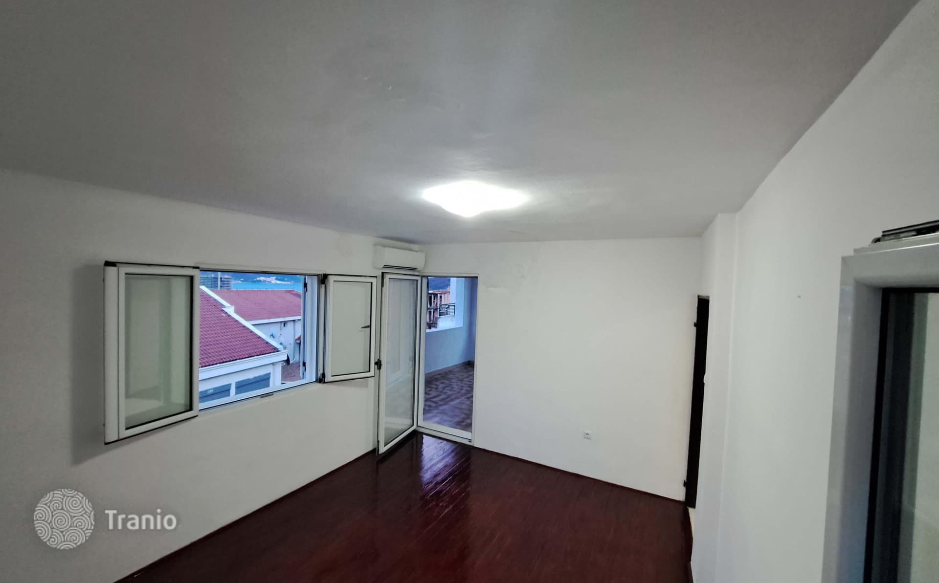 2-Bedroom Apartment with Sea View in Budva, photo 4