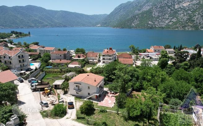 3-Bedroom House with Sea View in Risan, Kotor, photo 3