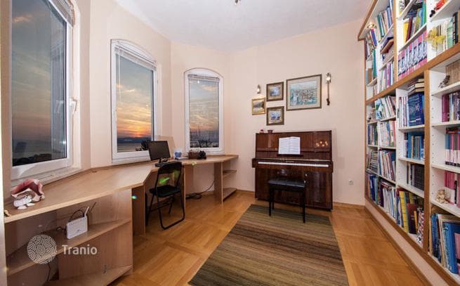 6-Bedroom Villa in Makarska, Dalmatia, photo 3