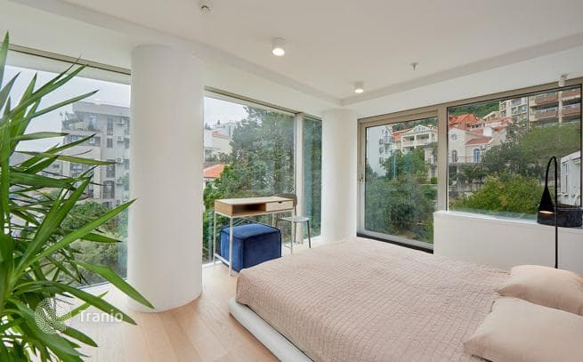 2-Bedroom Apartment with City View in Budva, photo 3