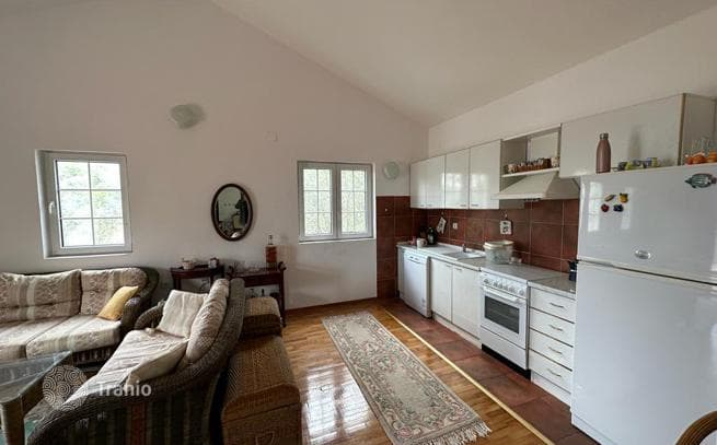 3-Bedroom Apartment with Sea View in Pržno, Budva, photo 2