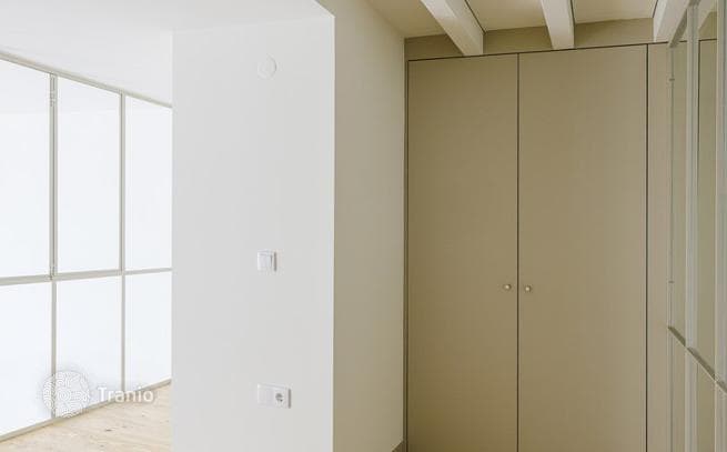 Renovated 1-Bedroom Apartment in Porto, Portugal, photo 3