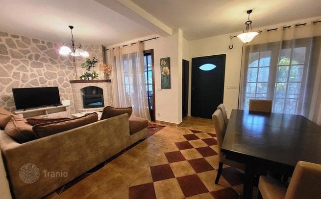 2-Bedroom Apartment with Sea View in Kostanjica, Herceg Novi, photo 2