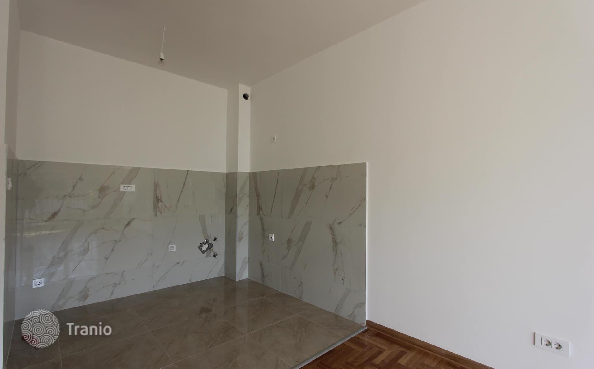 2-Bedroom Apartment with Two Terraces and Mountain View in Tivat, photo 4