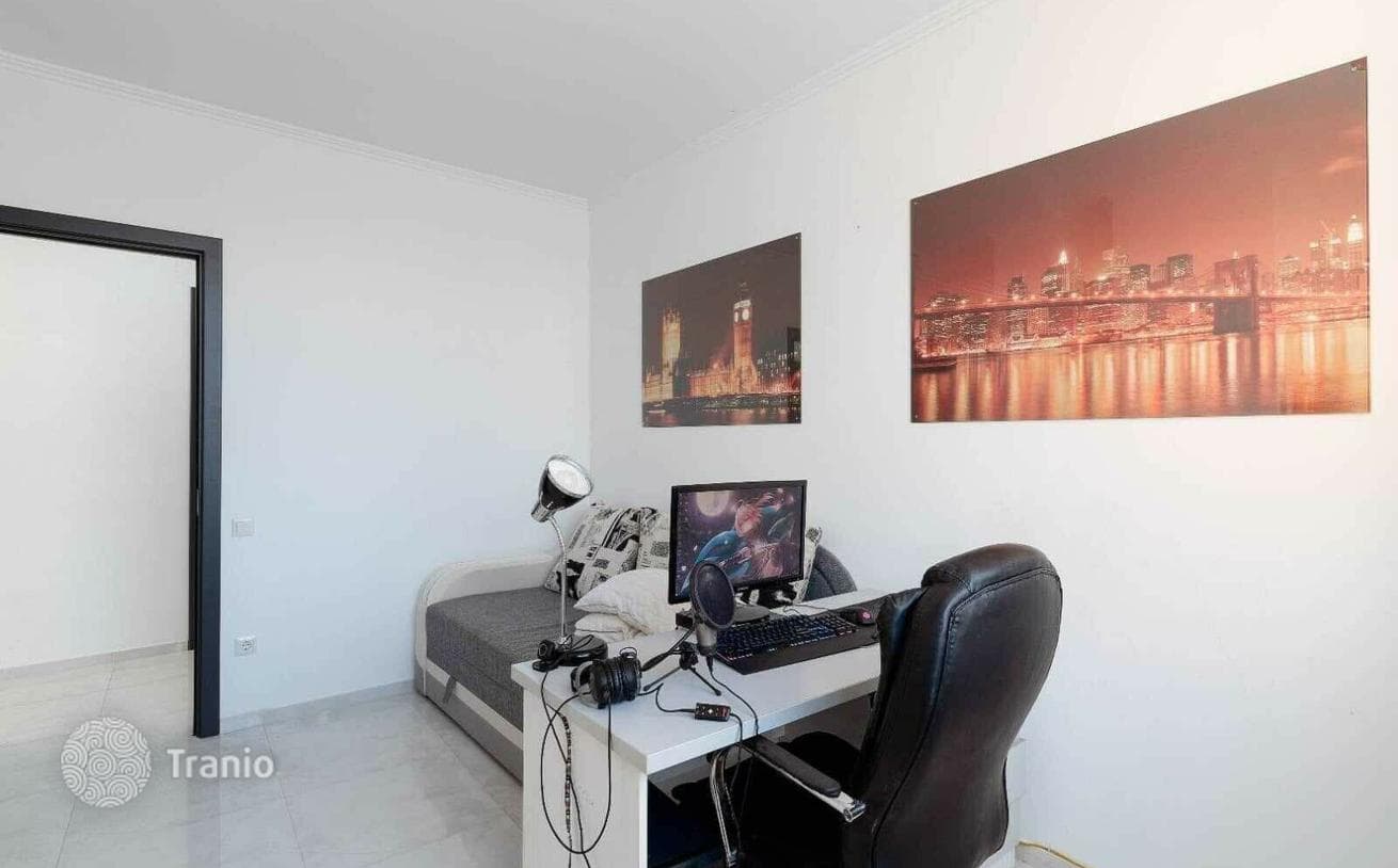 2-Bedroom Apartment with Sea and City Views in Batumi, photo 5