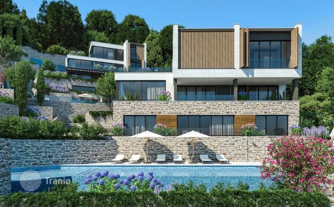 House 360 m² in Tivat, Montenegro, photo 3