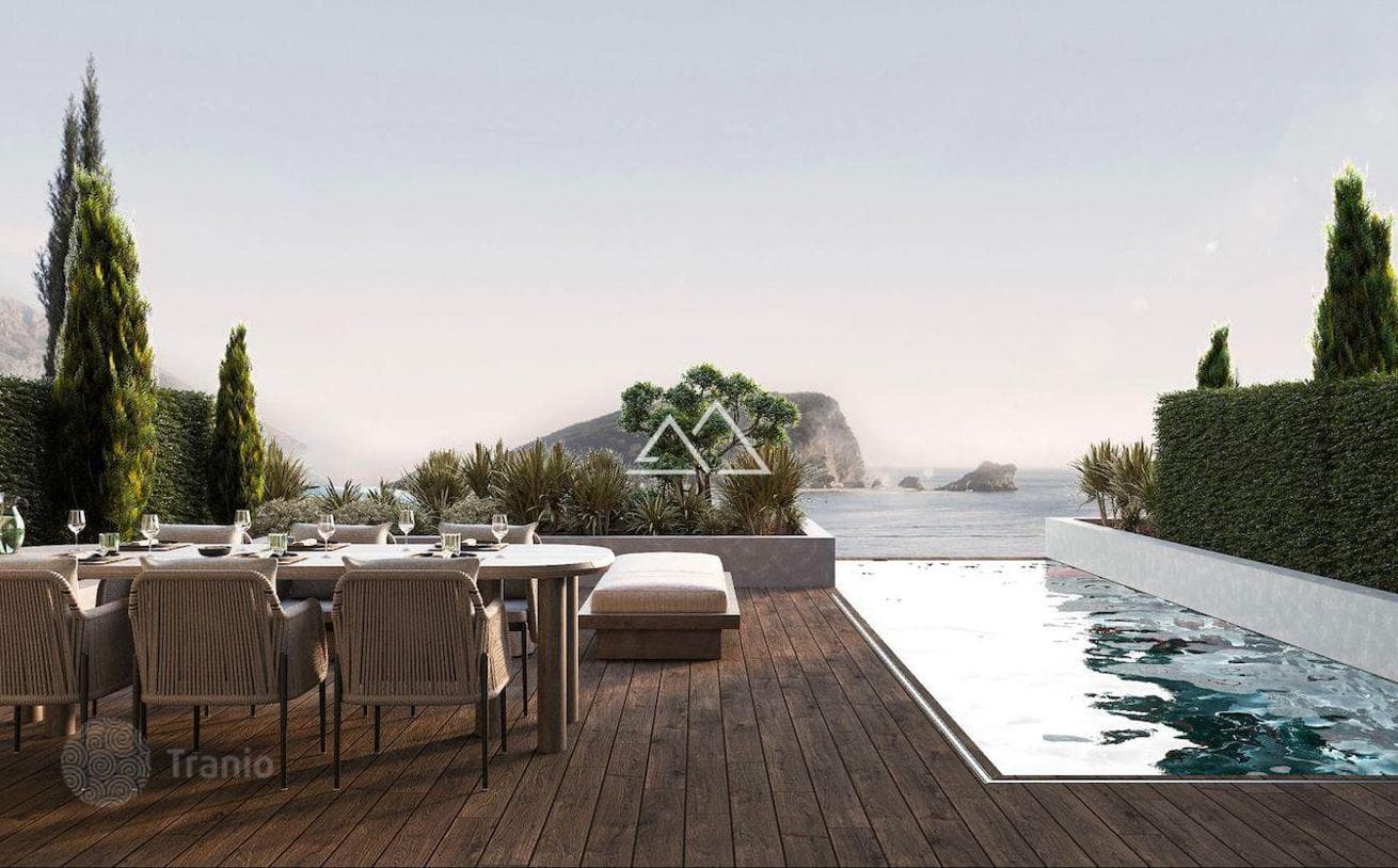 1-Bedroom Beachfront Apartment in Luxury 5-Star Hotel, Budva, photo 2