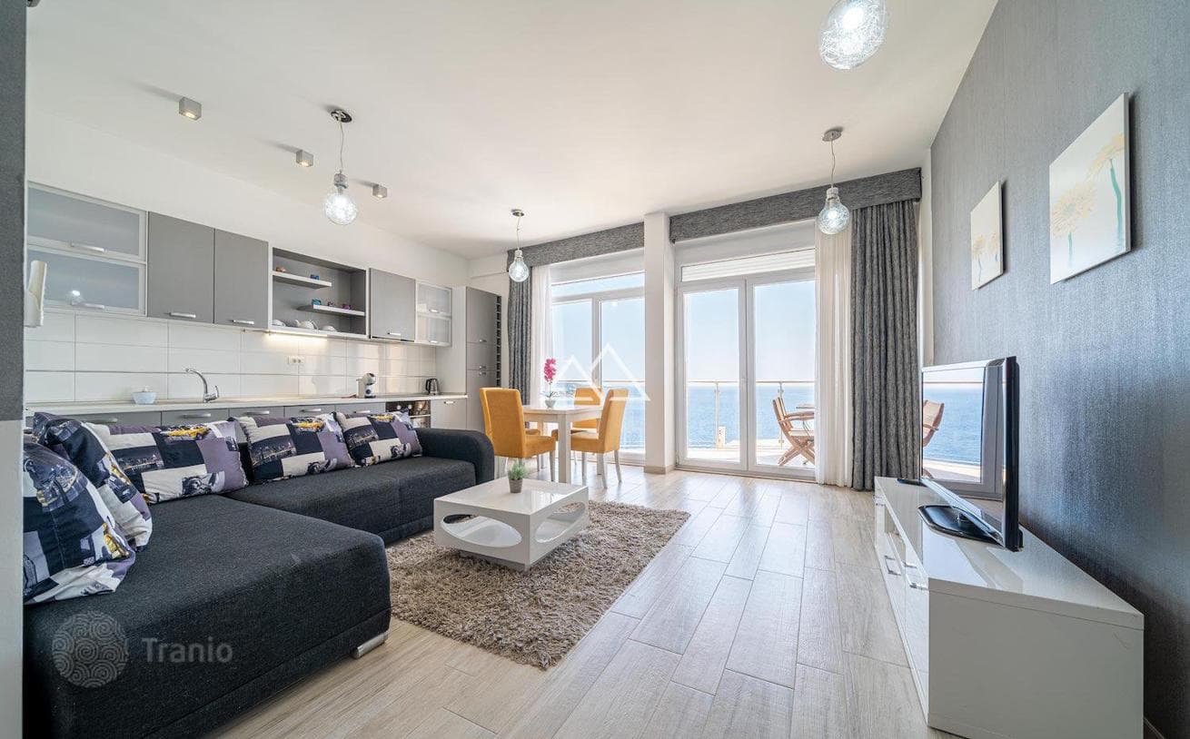 2-Bedroom Beachfront Apartment with Private Beach in Dobra Voda, photo 3