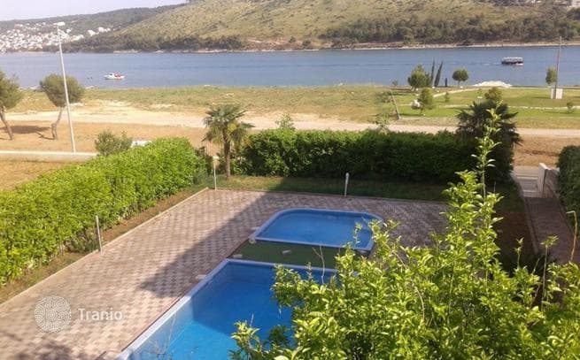 House with 2 Heated Pools and Sea View in Trogir, photo 4