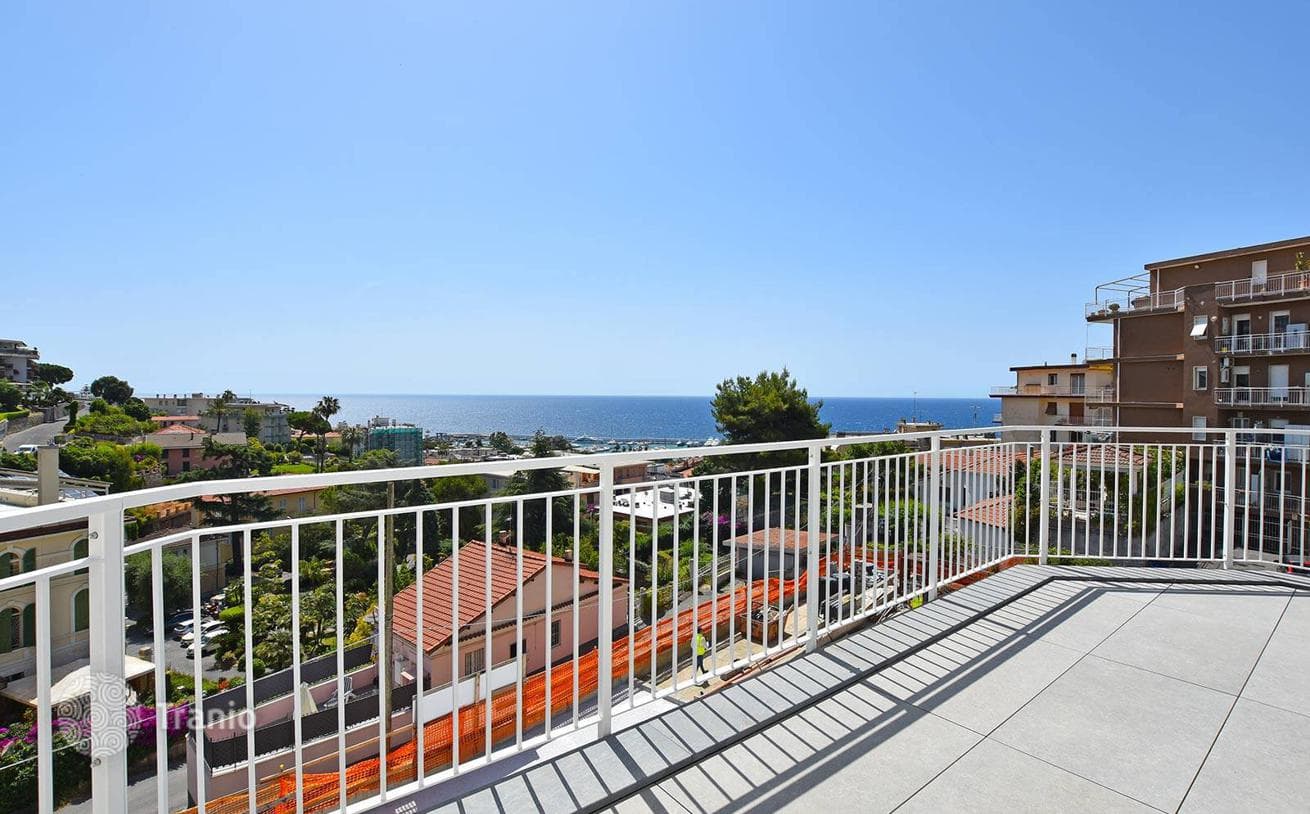 2-Bedroom Apartment in Liguria, Italy, photo 4