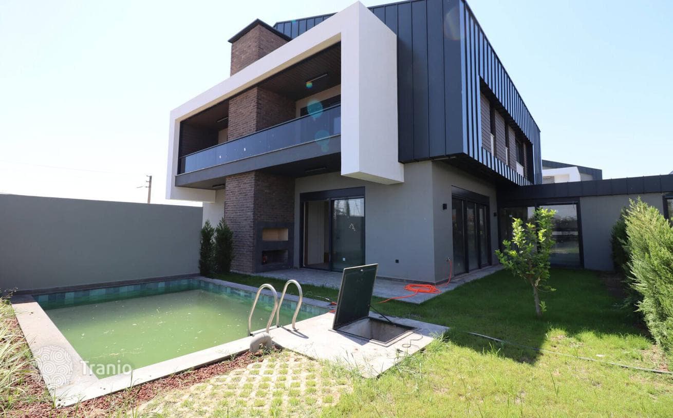 4-Bedroom Duplex Villas with Private Pool in Dosemealti, Antalya