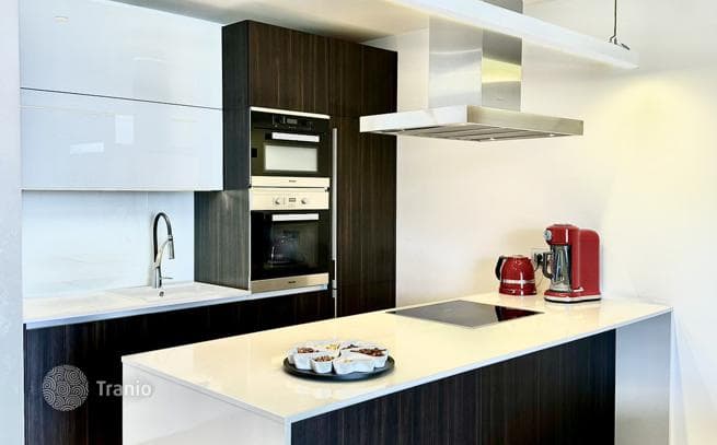 2-Bedroom Luxury Apartment with Sea View and Jacuzzi on Terrace in Budva, photo 5