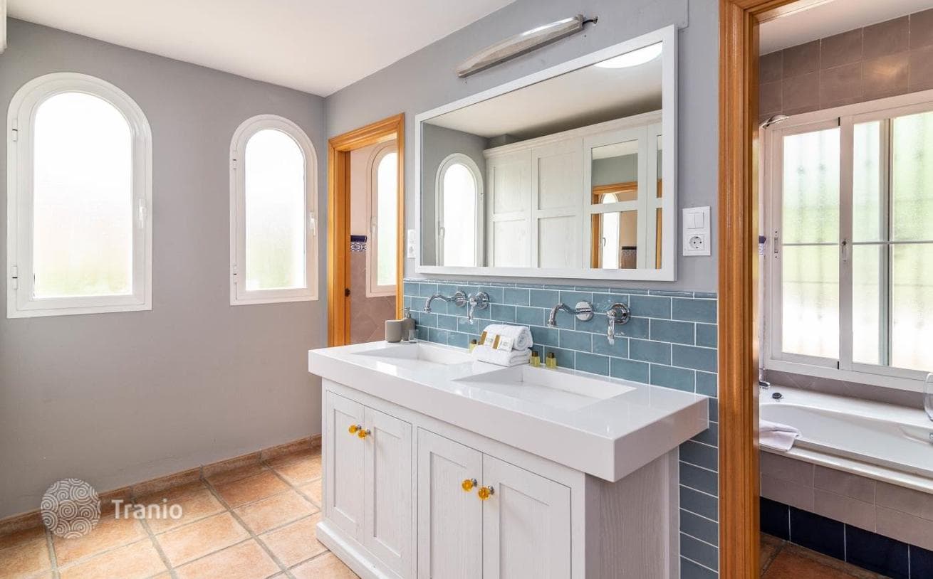 6-комнатная вилла 500 м² в Сан Педро Алькантара, Испания, фото 2