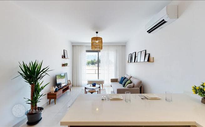 New Apartments with Water Park and Pools 500 m from the Beach in Mersin