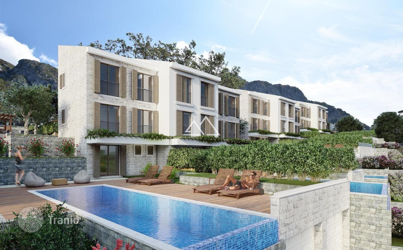 3-Bedroom Townhouse with Private Pool and Sea View in Budva Riviera, photo 2