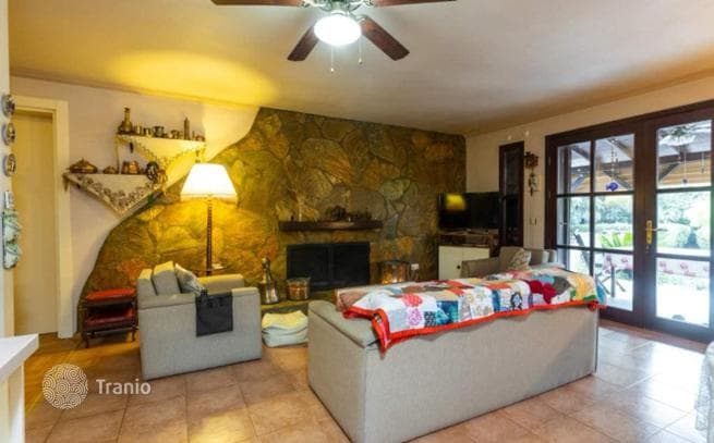 4-Bedroom Villa with Private Pool in Kemer