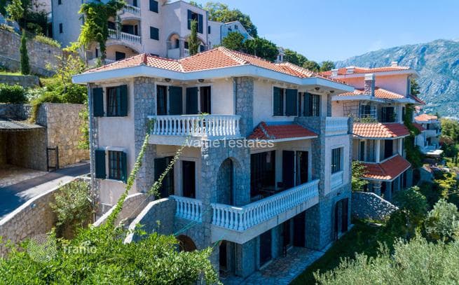 Beachfront Villa with Sea View in Kotor Bay, Kotor, photo 3