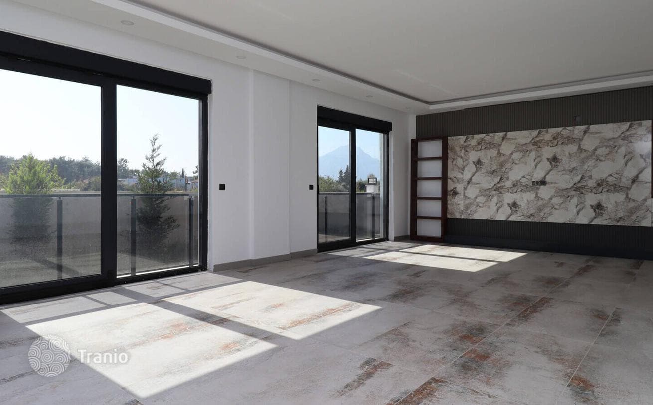5-Bedroom House with Private Pool and Garden in Dosemealti, Antalya
