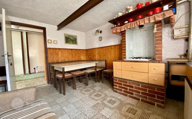 2-Bedroom House with Garage and Courtyard in Pula Center