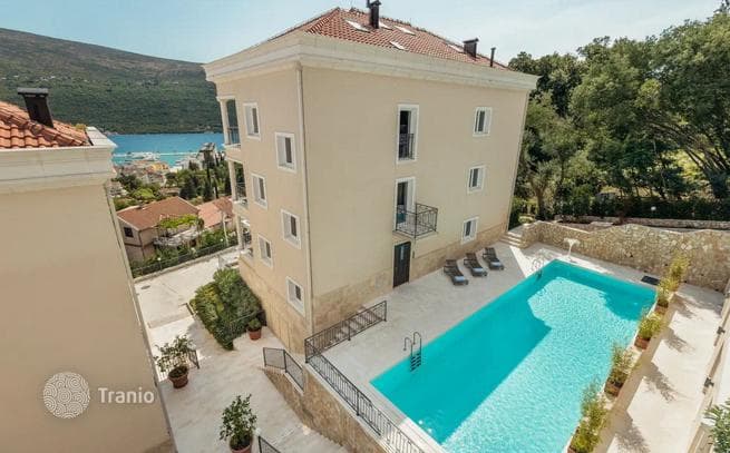 2-Bedroom Penthouse with Terrace in Herceg Novi