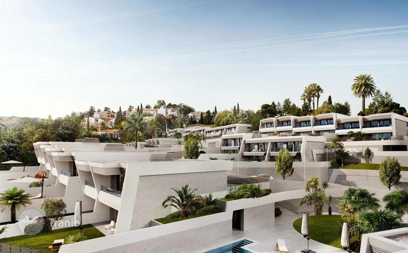 2-Bedroom Villa with Gardens and Terraces in Marbella, photo 4