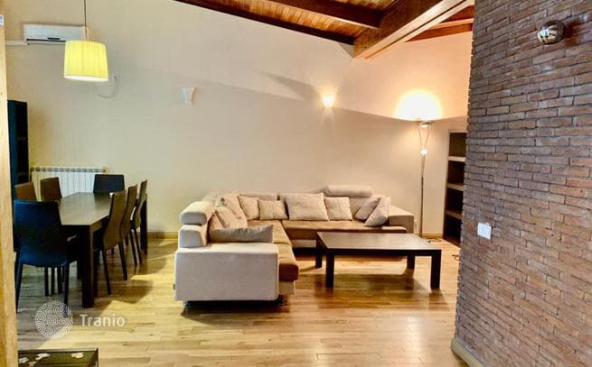 3-Bedroom House 400 m² in Tbilisi, photo 2